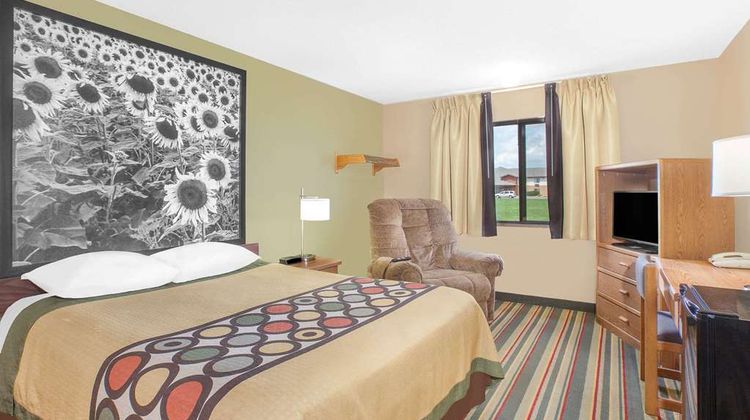 Super 8 Mt Pleasant Room