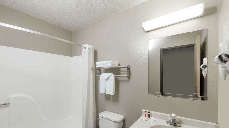 Super 8 Hays KS Room