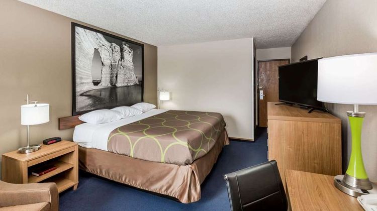 Super 8 Hays KS Room