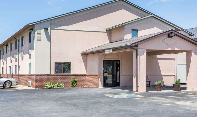 Super 8 Osceola Exterior