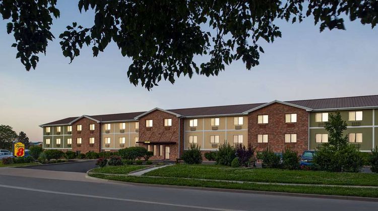Super 8 Lenexa Overland Park Area Exterior