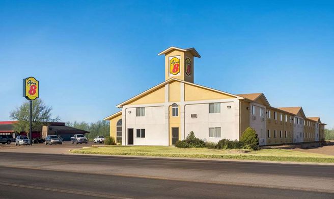 Super 8 Liberal Exterior