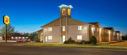 Super 8 Liberal Exterior