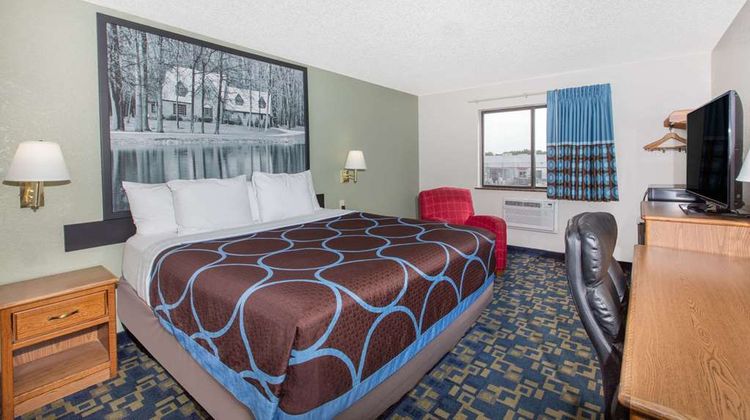 Super 8 Aberdeen Room