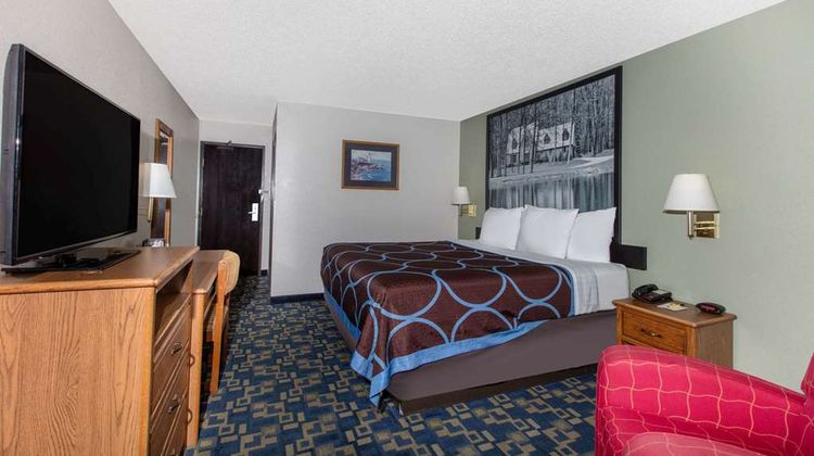 Super 8 Aberdeen Room