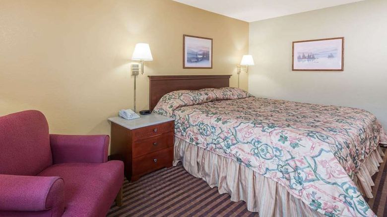 <b>Super 8 La Vale/Cumberland Area Room</b>. Images powered by <a href="https://iceportal.shijigroup.com/" title="IcePortal" target="_blank">IcePortal</a>.