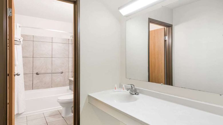 <b>Super 8 La Vale/Cumberland Area Room</b>. Images powered by <a href="https://iceportal.shijigroup.com/" title="IcePortal" target="_blank">IcePortal</a>.