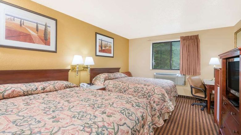 <b>Super 8 La Vale/Cumberland Area Room</b>. Images powered by <a href="https://iceportal.shijigroup.com/" title="IcePortal" target="_blank">IcePortal</a>.