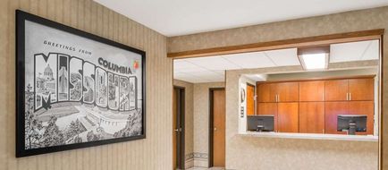 Super 8 Columbia Clark Lane Lobby