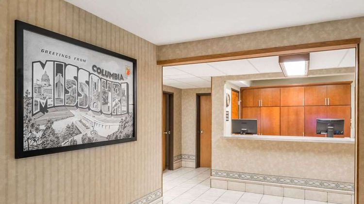Super 8 Columbia Clark Lane Lobby
