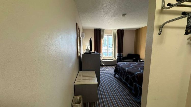 Super 8 Columbia Clark Lane Room