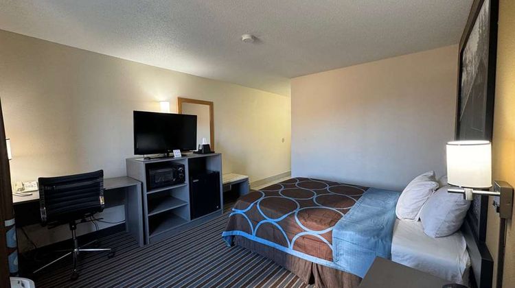 Super 8 Columbia Clark Lane Room