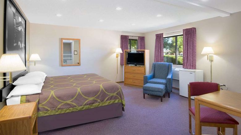 <b>Super 8 Knoxville Room</b>. Images powered by <a href="https://iceportal.shijigroup.com/" title="IcePortal" target="_blank">IcePortal</a>.