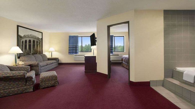 <b>Super 8 Cuba Suite</b>. Images powered by <a href="https://iceportal.shijigroup.com/" title="IcePortal" target="_blank">IcePortal</a>.