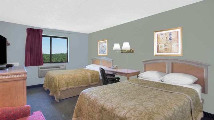 Super 8 Augusta Room