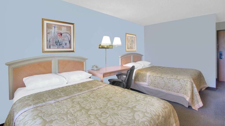 Super 8 Augusta Room