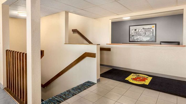 <b>Super 8 Hannibal Lobby</b>. Images powered by <a href="https://iceportal.shijigroup.com/" title="IcePortal" target="_blank">IcePortal</a>.