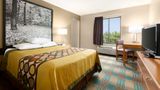 Super 8 Hannibal Suite