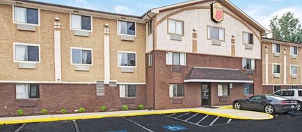 Super 8 Baltimore/Essex Area Exterior