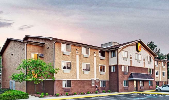 Super 8 Baltimore/Essex Area Exterior