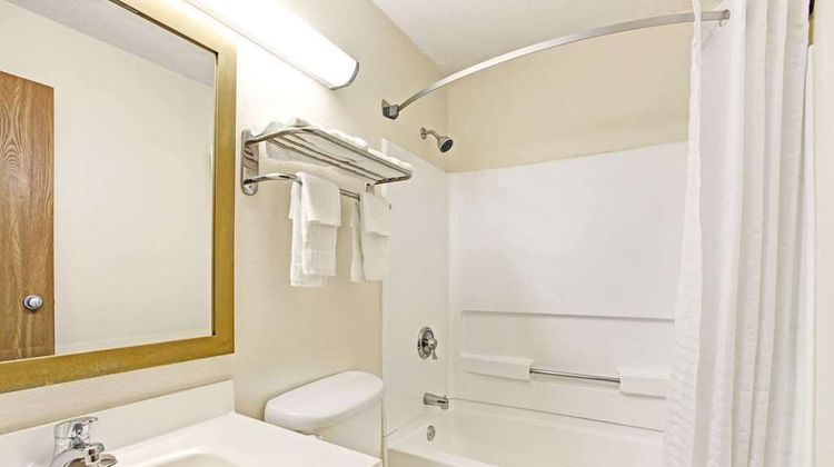 Super 8 Baltimore/Essex Area Room