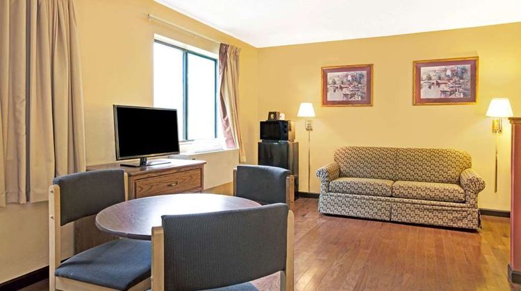 Super 8 Baltimore/Essex Area Room