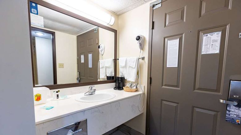 <b>Super 8 Branson/Andy Williams Theatre Room</b>. Images powered by <a href="https://iceportal.shijigroup.com/" title="IcePortal" target="_blank">IcePortal</a>.