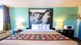 Super 8 Branson/Andy Williams Theatre Room