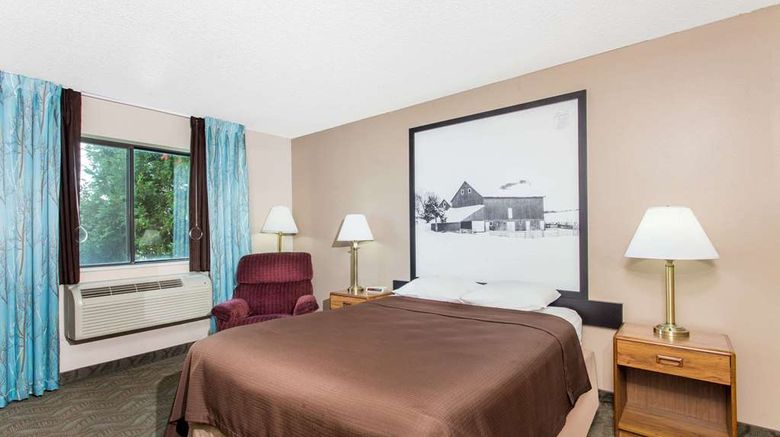 <b>Super 8 Dodgeville Room</b>. Images powered by <a href="https://iceportal.shijigroup.com/" title="IcePortal" target="_blank">IcePortal</a>.