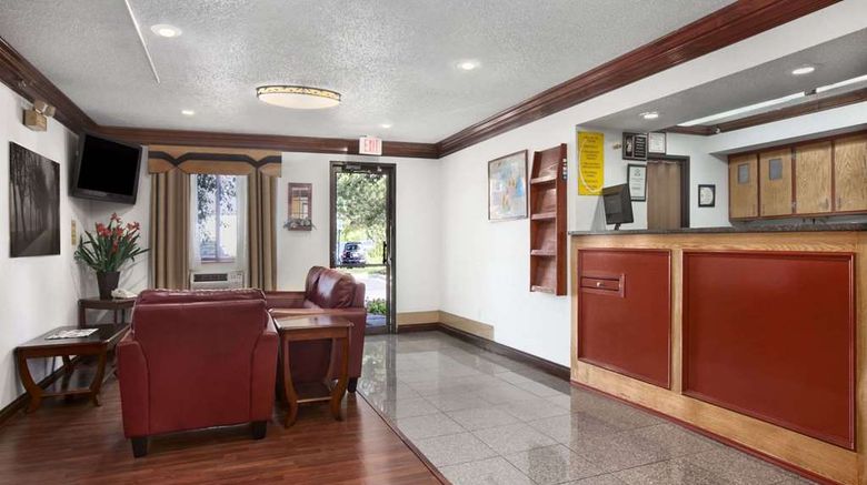 <b>Super 8 Canton/Livonia Area Lobby</b>. Images powered by <a href="https://iceportal.shijigroup.com/" title="IcePortal" target="_blank">IcePortal</a>.