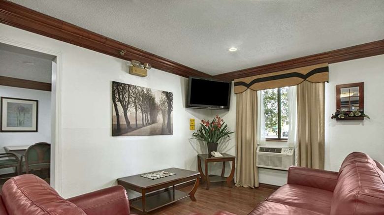 <b>Super 8 Canton/Livonia Area Lobby</b>. Images powered by <a href="https://iceportal.shijigroup.com/" title="IcePortal" target="_blank">IcePortal</a>.