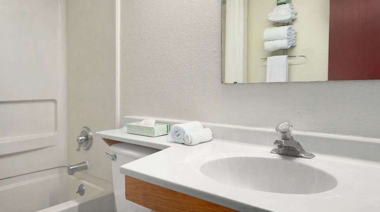 <b>Super 8 Canton/Livonia Area Room</b>. Images powered by <a href="https://iceportal.shijigroup.com/" title="IcePortal" target="_blank">IcePortal</a>.