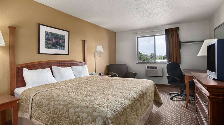 <b>Super 8 Canton/Livonia Area Room</b>. Images powered by <a href="https://iceportal.shijigroup.com/" title="IcePortal" target="_blank">IcePortal</a>.