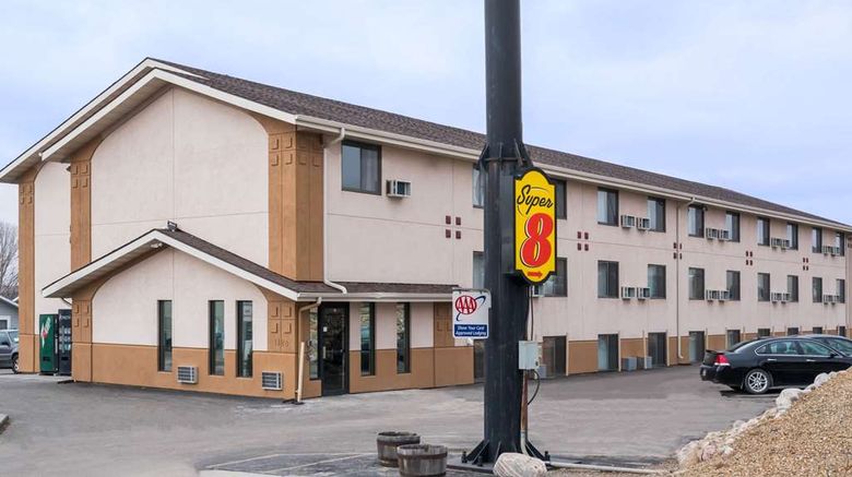 Super 8 Bismarck Exterior. Images powered by <a href="https://iceportal.shijigroup.com" target="_blank" rel="noopener">Ice Portal</a>.