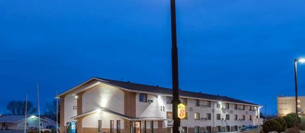 Super 8 Bismarck Exterior