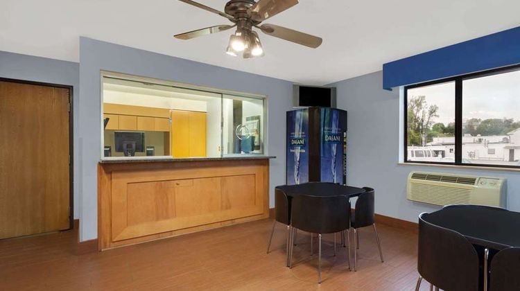 Super 8 Havre De Grace/Aberdeen Area Lobby