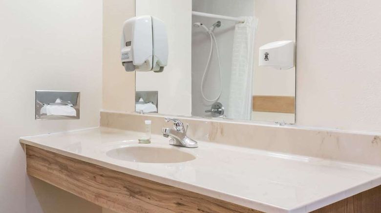 <b>Super 8 Higginsville Room</b>. Images powered by <a href="https://iceportal.shijigroup.com/" title="IcePortal" target="_blank">IcePortal</a>.