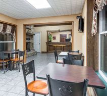Super 8 Higginsville Lobby