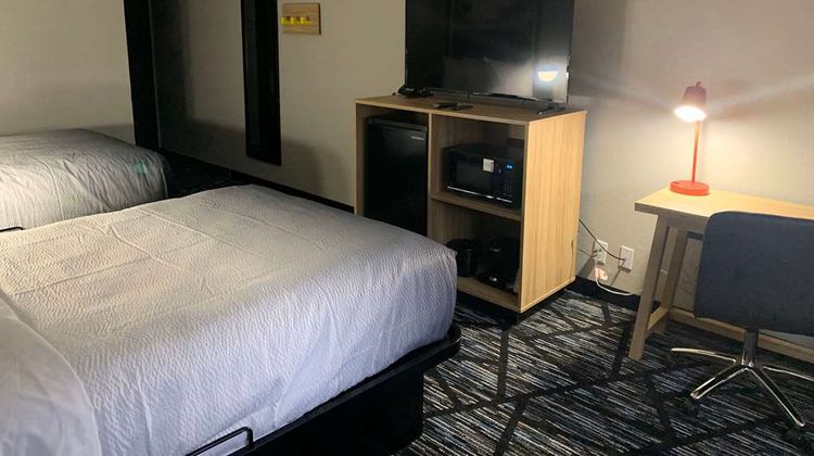 Super 8 by Wyndham Kirksville Room