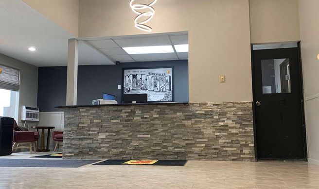 Super 8 by Wyndham Kirksville Lobby