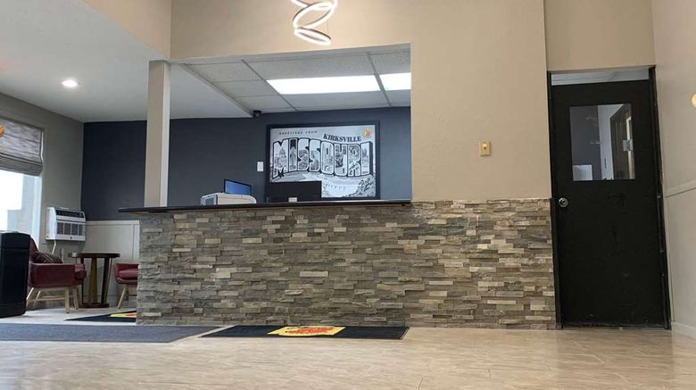 Super 8 by Wyndham Kirksville Lobby. Images powered by <a href="https://iceportal.shijigroup.com" target="_blank" rel="noopener">Ice Portal</a>.