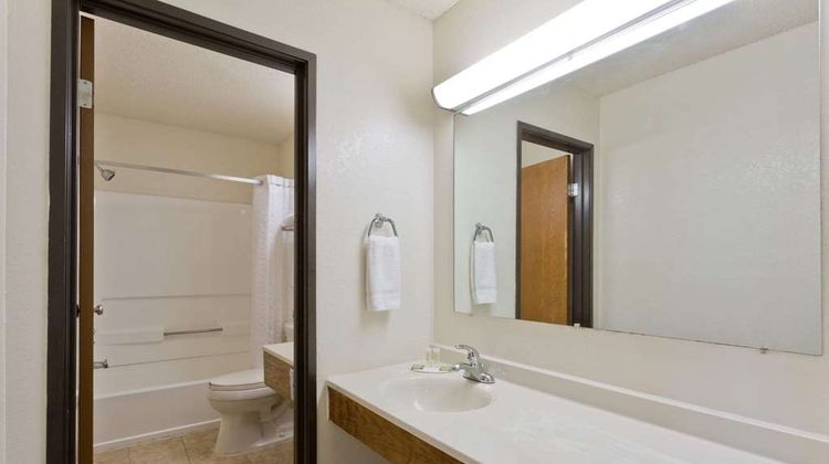 Super 8 Lexington Park/California Area Suite