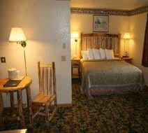 Super 8 Bridgeview of Mackinaw City Room