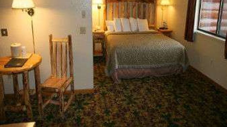 Super 8 Bridgeview of Mackinaw City Room