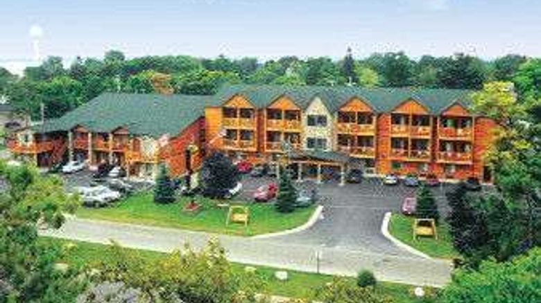 <b>Super 8 Bridgeview of Mackinaw City Exterior</b>. Images powered by <a href="https://iceportal.shijigroup.com/" title="IcePortal" target="_blank">IcePortal</a>.