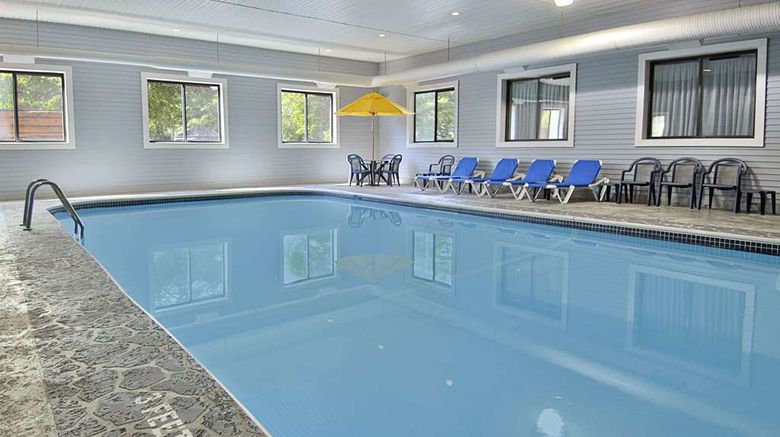 <b>Super 8 Bridgeview of Mackinaw City Pool</b>. Images powered by <a href="https://iceportal.shijigroup.com/" title="IcePortal" target="_blank">IcePortal</a>.