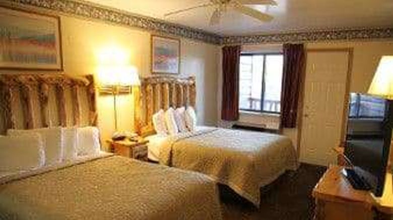 <b>Super 8 Bridgeview of Mackinaw City Room</b>. Images powered by <a href="https://iceportal.shijigroup.com/" title="IcePortal" target="_blank">IcePortal</a>.