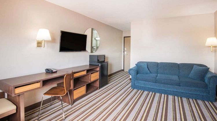 Super 8 Nevada Suite