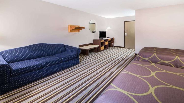 Super 8 Nevada Suite