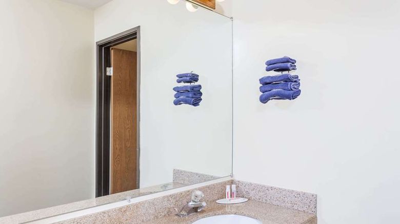 <b>Super 8 Imlay City Room</b>. Images powered by <a href="https://iceportal.shijigroup.com/" title="IcePortal" target="_blank">IcePortal</a>.